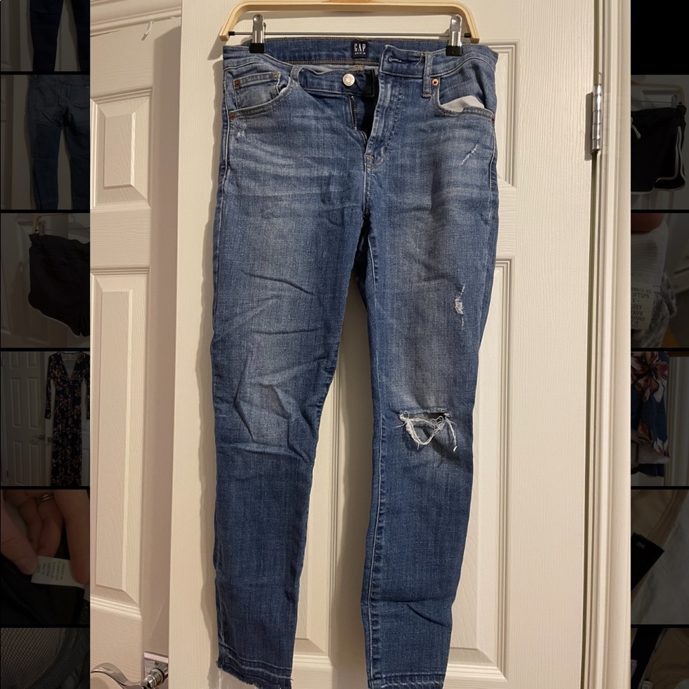 Gap distressed true skinnies